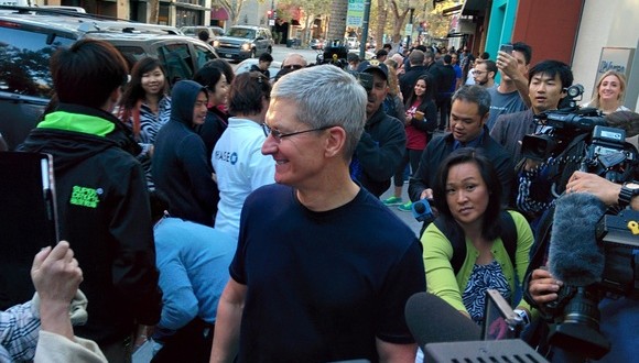 Tim Cook talks about Apple Pay and Apple Watch in China