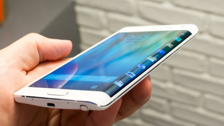 Could we be seeing a curved display in the Galaxy S6, similar to the one we can already find in the Note Edge?