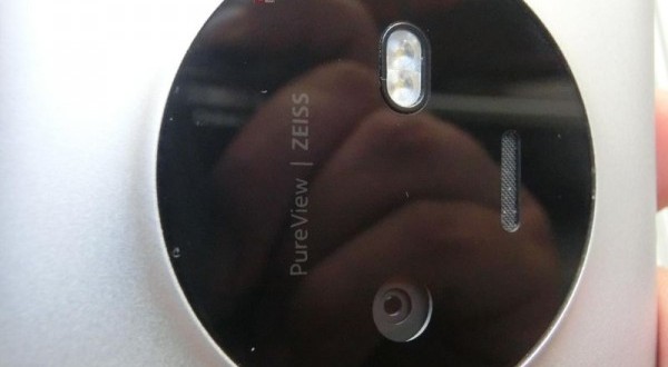 Microsoft McLaren aka Lumia 1030 display, specs leaked